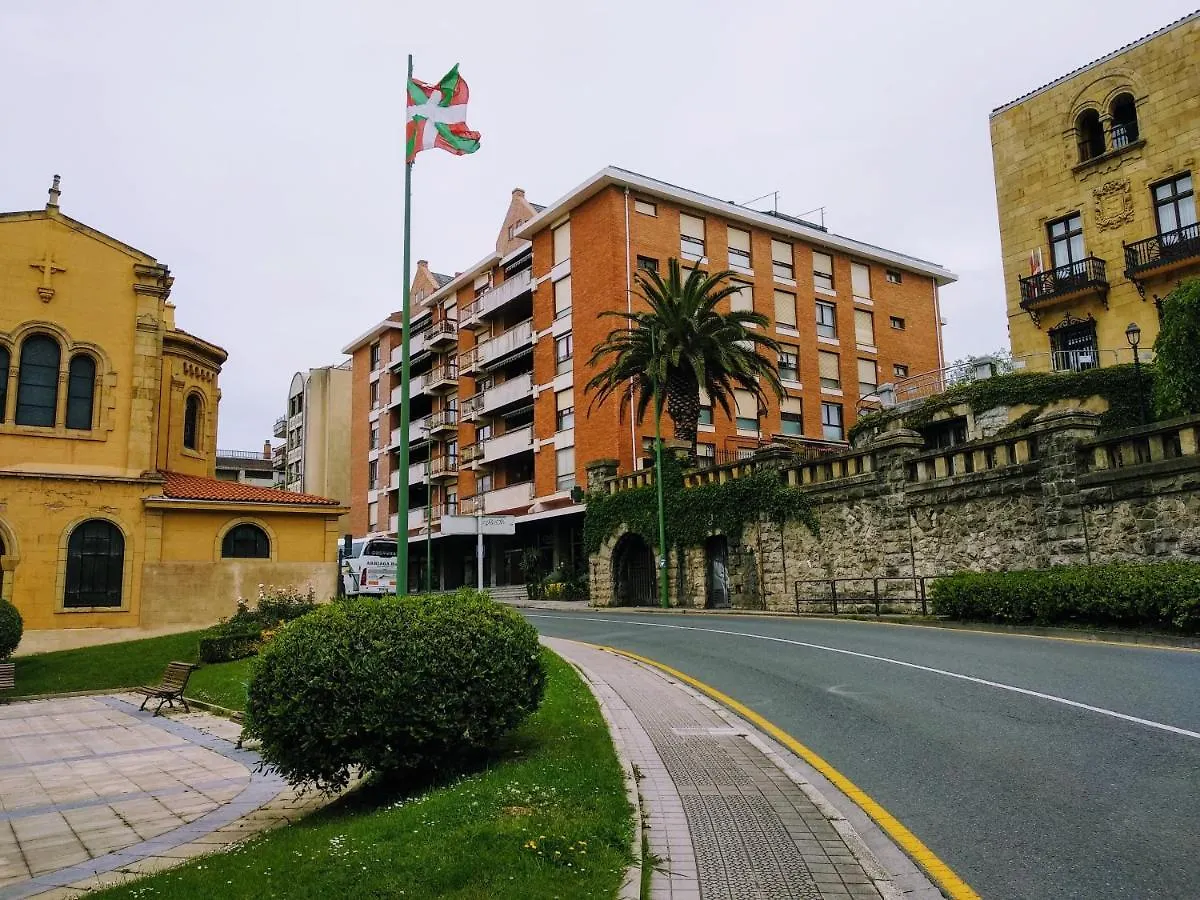 Happy Home Getxo Beach 0*,  Spain